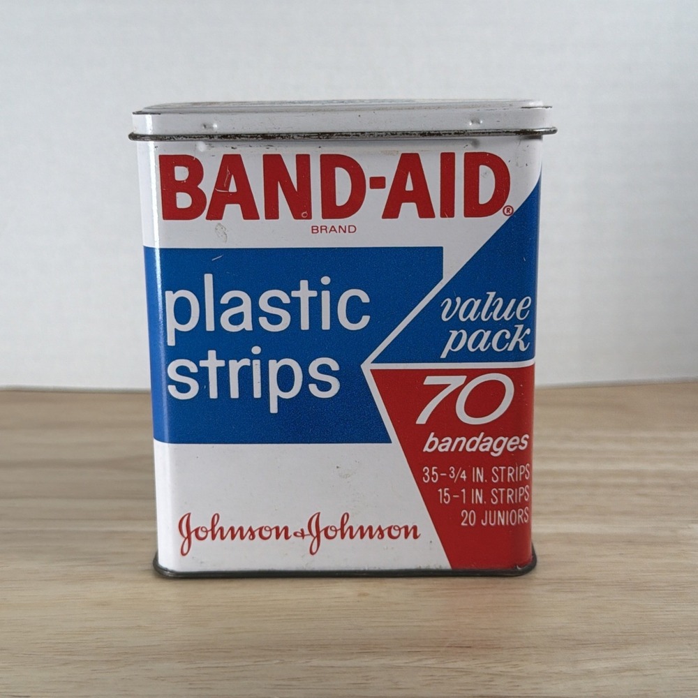 Vtg 1970s BAND AID Tin Value Pack 70 bandages Johnson & Johnson EMPTY Set Prop